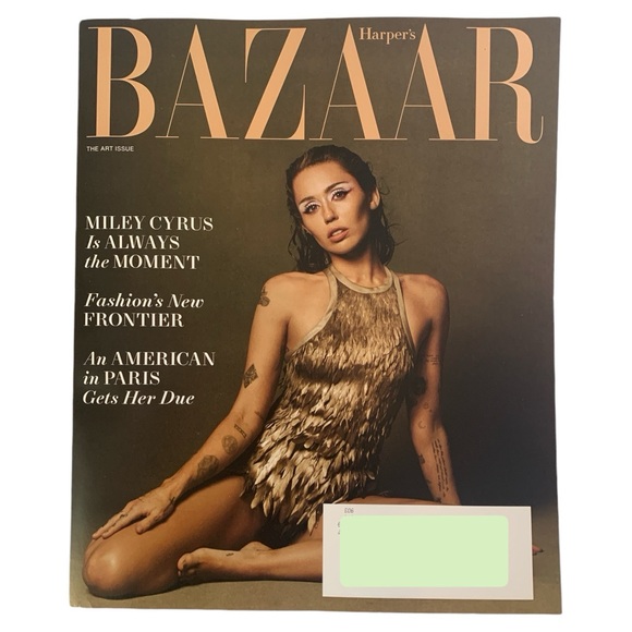 Harpers Bazaar Magazine December 2024 Miley Cyrus Fashion American In Paris - Picture 1 of 5
